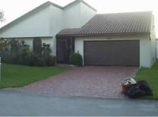 7043 Golf Pointe Cir, Tamarac, FL 33321
