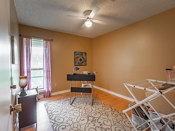4th image of 406 Sylvan Lakes Dr