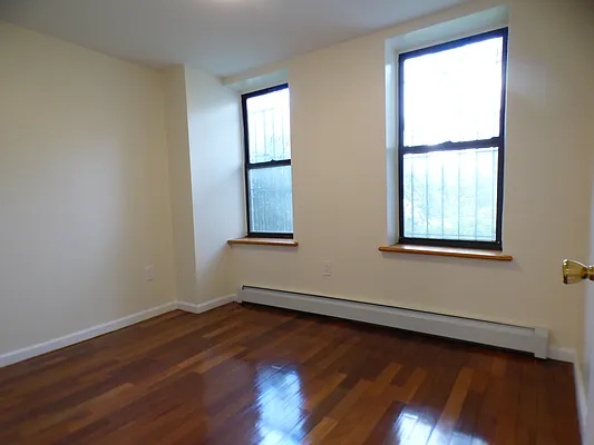 Rented by Compass | media 10