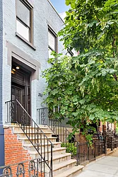 253 Hoyt Street in Boerum Hill