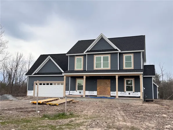 230 Bronze Leaf Trl, Greece, NY 14612