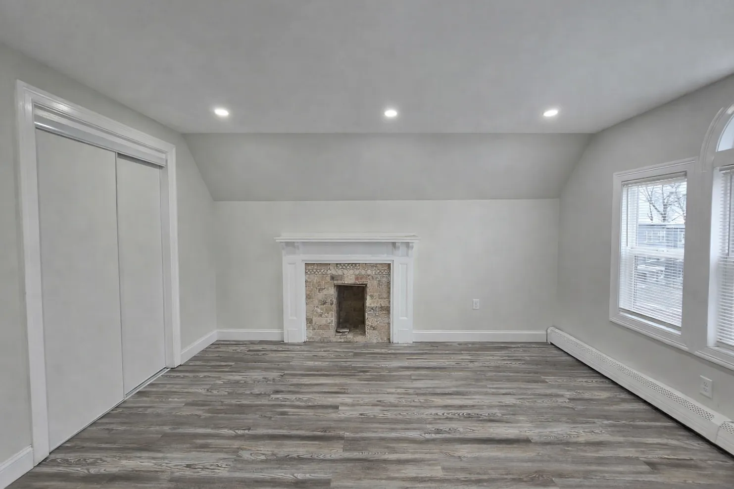 2 bed, 1000 sqft, $2,600 — Photo 4