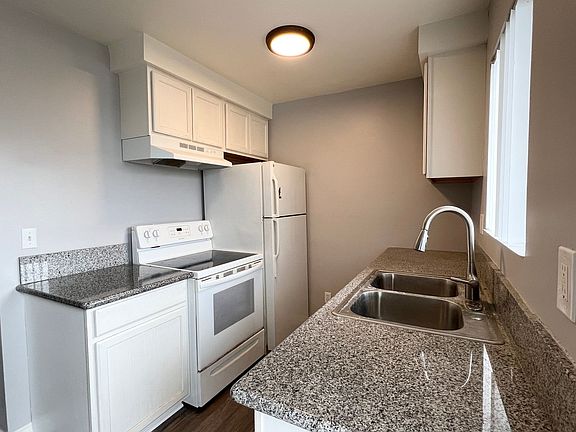 2nd image of 225 E 1st St APT 1