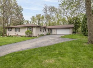 3600 S Canary Rd, New Berlin, WI 53146