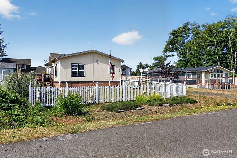 2nd image of 505 Chenois Avenue SE