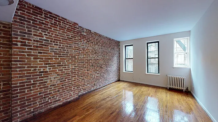 Rented by Bond New York | media 15