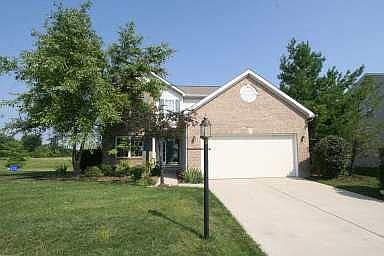 Brick and vinyl exterior