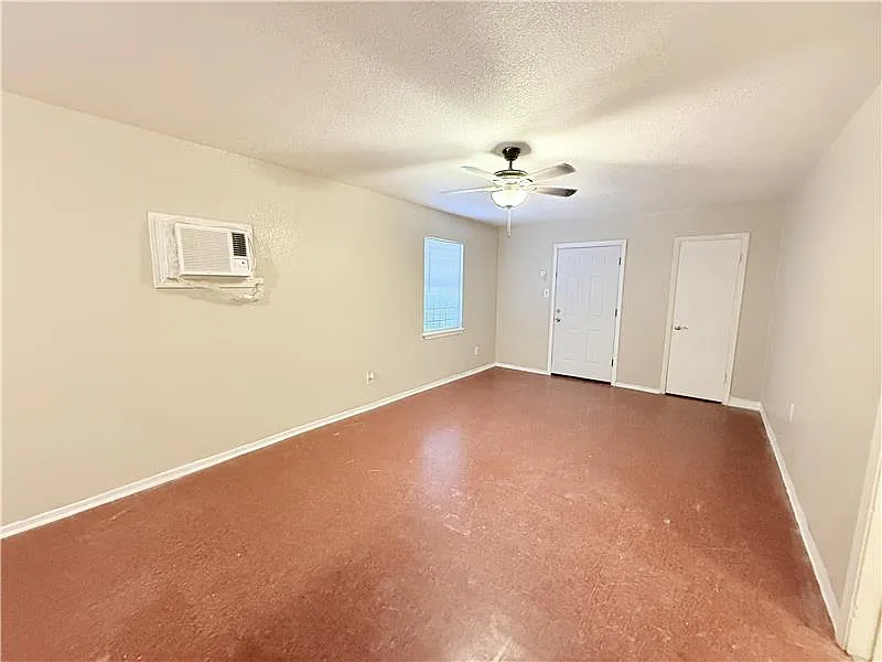 Studio, 399 sqft, $600 — Photo 4