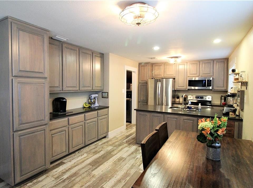 1st image of 518 Barkridge Trl