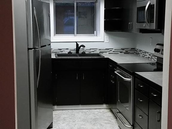 4th image of 4908 E Hillcrest Dr APT B