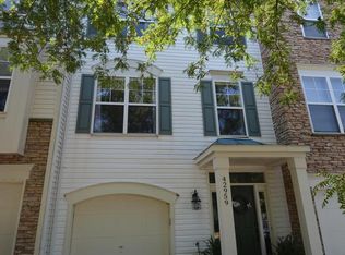 42959 Astell St, Chantilly, VA 20152