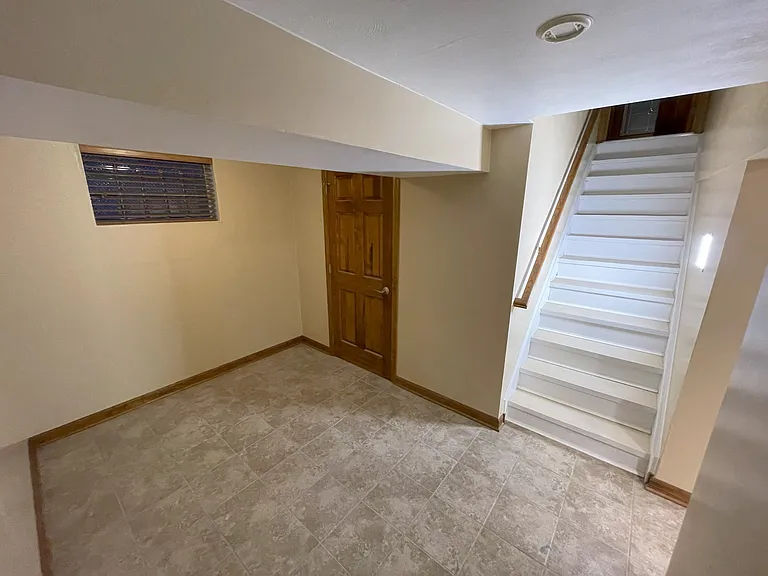 109 Linden St — Photo 11