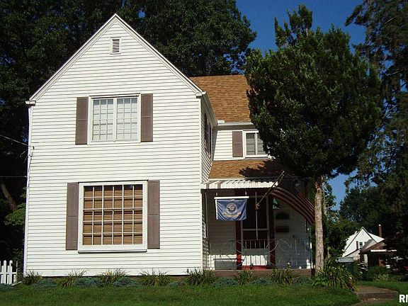 2nd image of 1051 N Broad St