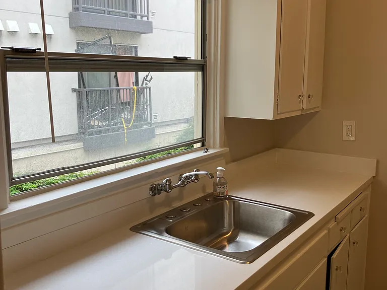 437 Euclid Ave #4 — Photo 11