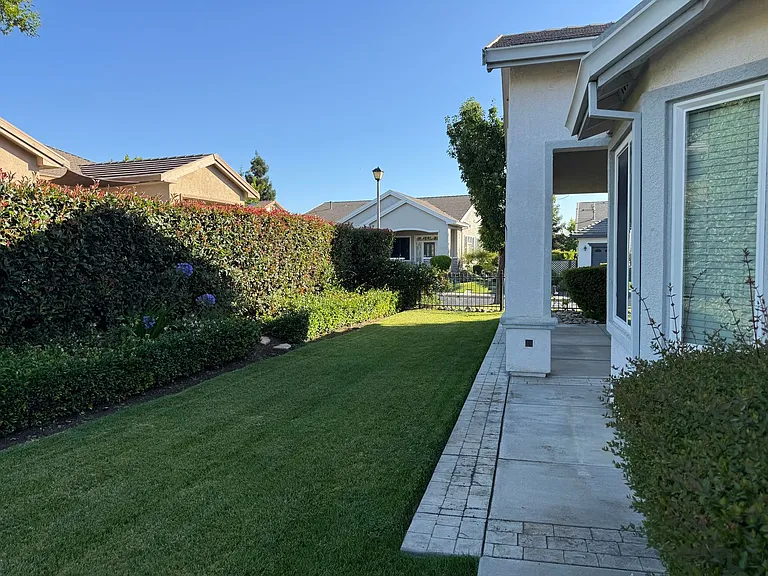 1587 Regent Dr — Photo 42