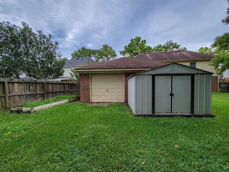 17207 Meadow Heights Dr — Photo 29