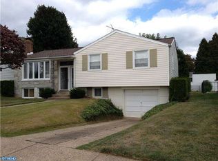 815 Regina St, Philadelphia, PA 19116