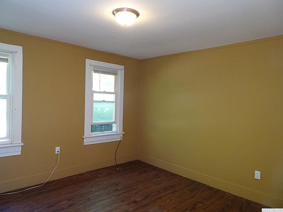 5th image of 146-164 Ten Broeck Ln