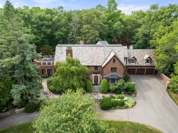 43 Monadnock Rd, Wellesley, MA 02481