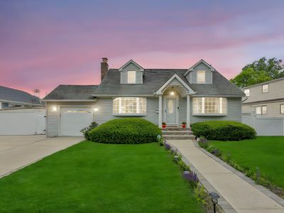 86 Woodbine Drive N, Hicksville, NY, 11801