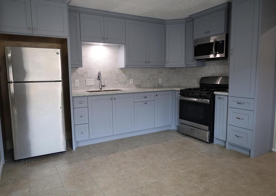 1st image of 1523 Longley St