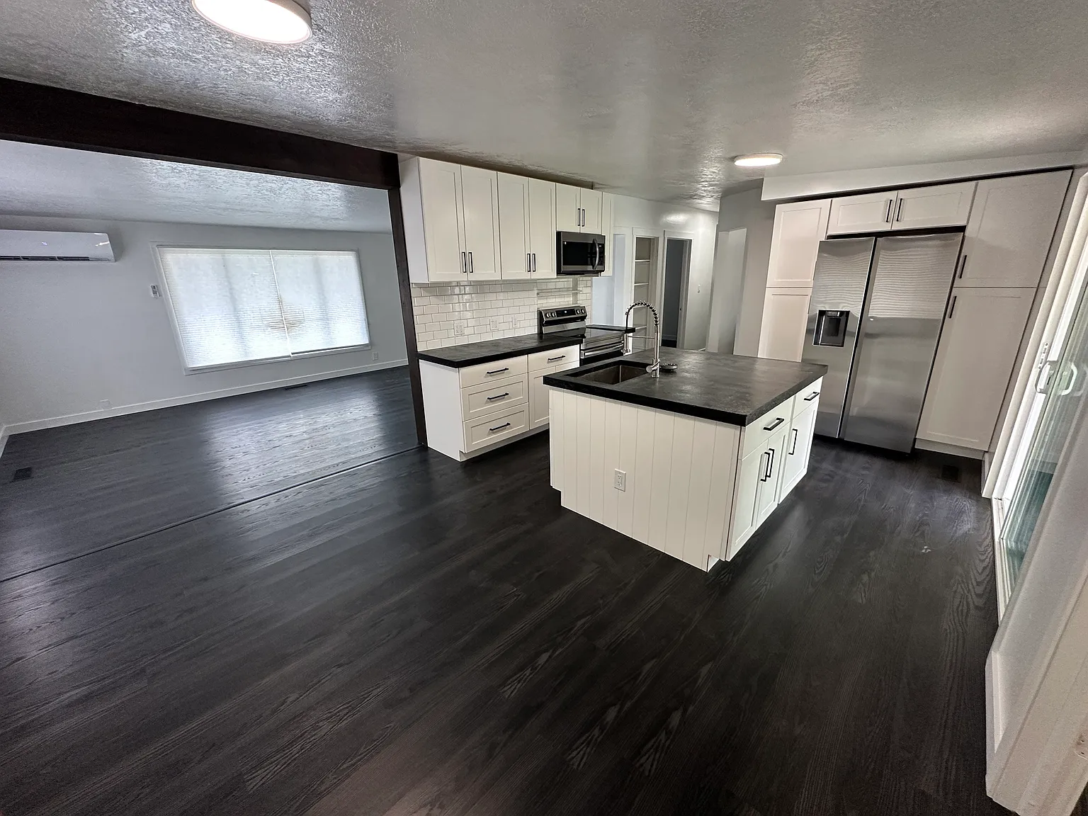 3335 S 1940 W — Photo 3