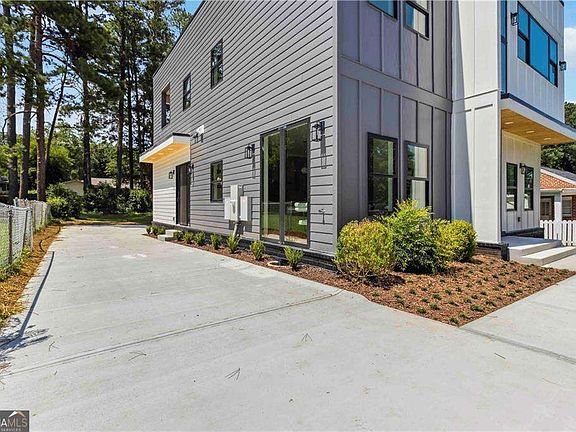 4th image of 1554 Columbia Cir