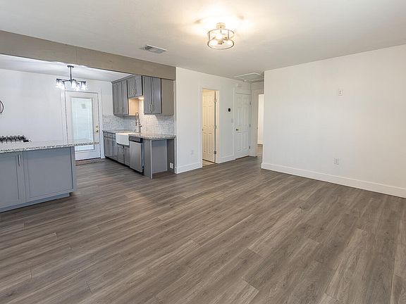 5th image of 4816 40th St