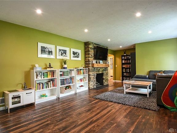 4th image of 1071 Bayfield Dr