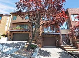 13 Yorkview Dr, Edgewater, NJ 07020