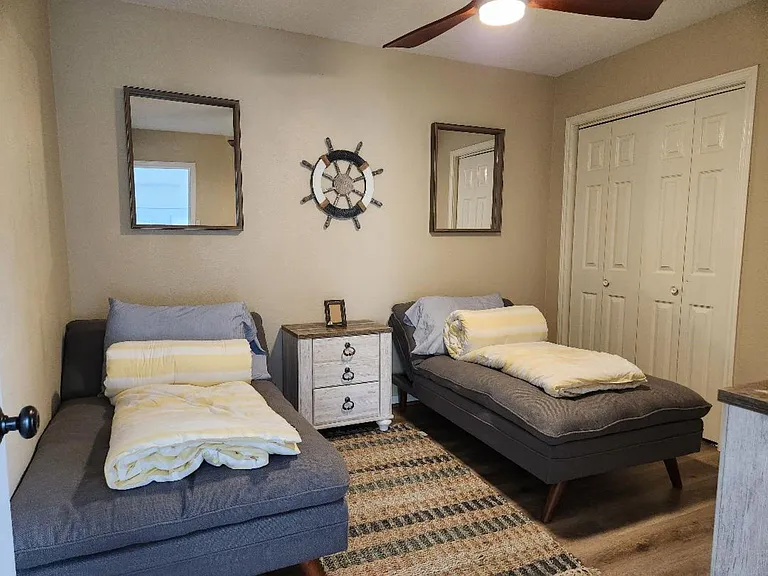 6922 Gentle Breeze Dr — Photo 12