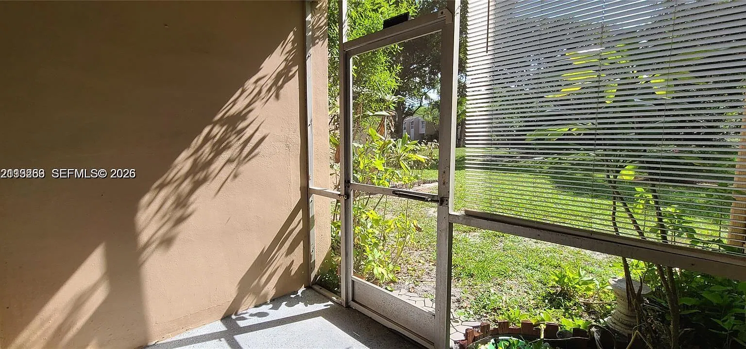 Live Oak Condominium Two — Photo 3