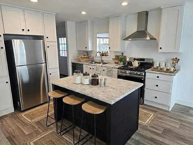 2 bed, 2.0 bath, 1056 sqft, $1,679 — Photo 2