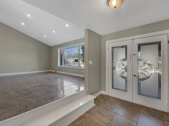 3rd image of 6659 W 91st Pl