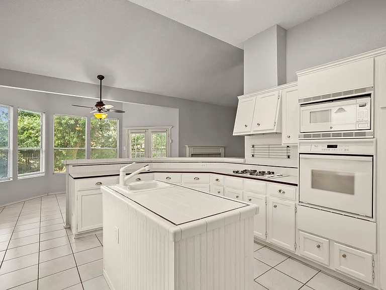 8113 Elkhorn Mountain Trl — Photo 2