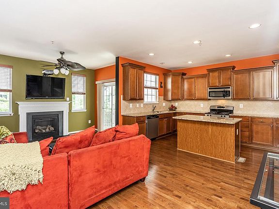 5th image of 7352 Mockingbird Cir