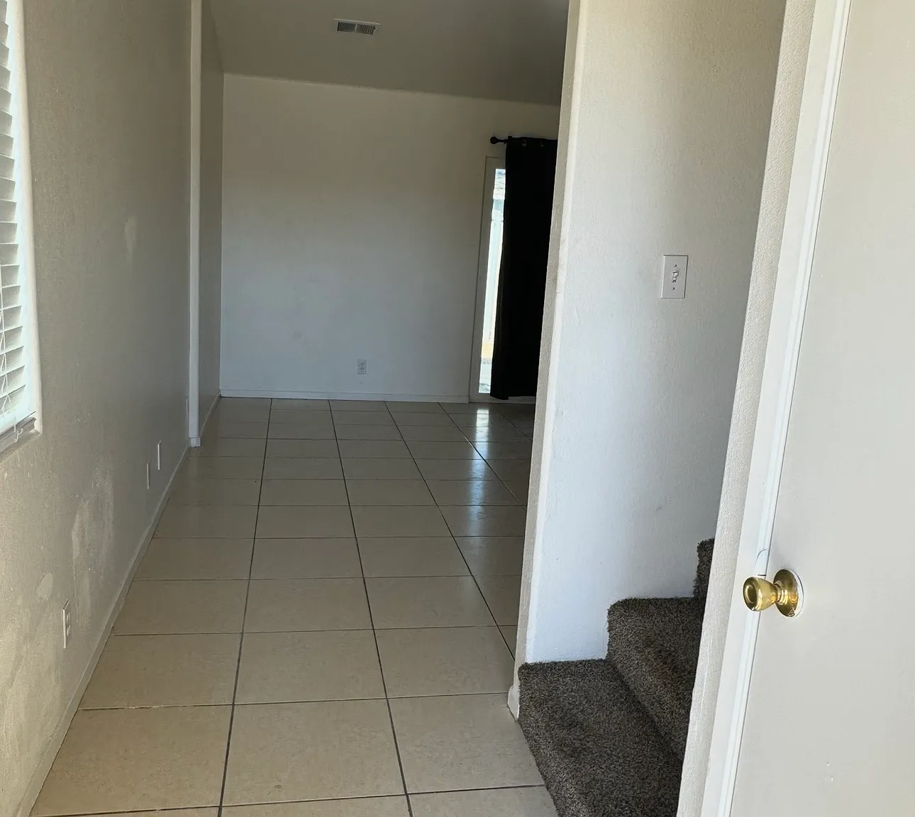 3 bed, 2.5 bath, 1270 sqft, $2,350 — Photo 2
