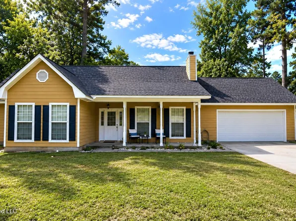 730 Kahala Dr, Diamondhead, MS 39525