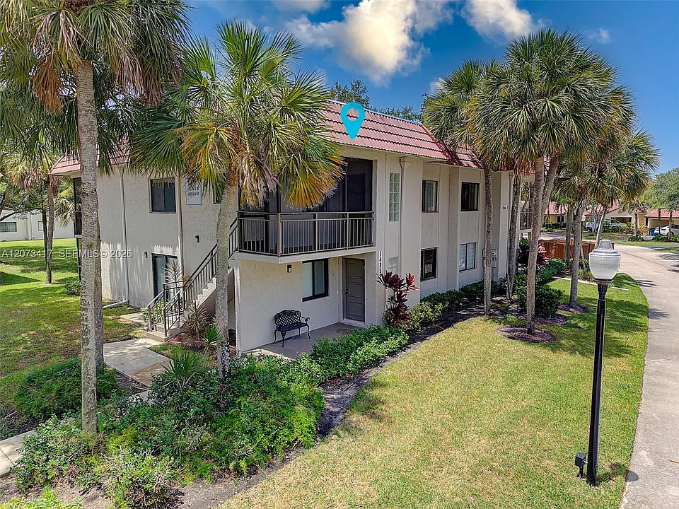 16252 Laurel Dr #201
