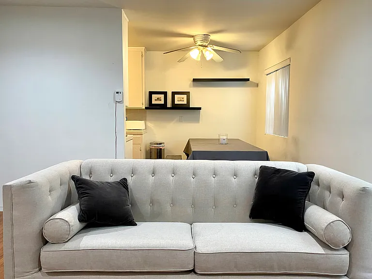 1610 Barry Ave #1 — Photo 5