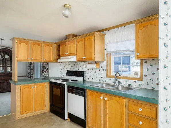 2 Sagamore Lane, Rochester, NH 03867