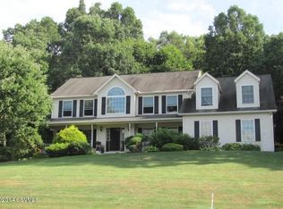 122 Valley Green Dr, Danville, PA 17821