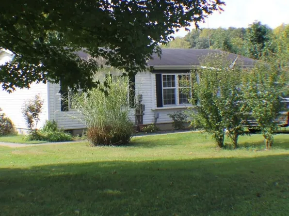 305 Dillon Rd, Gallipolis, OH 45631