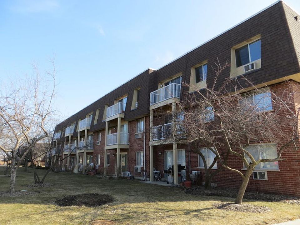 1st image of 4 Villa Verde Dr APT 300
