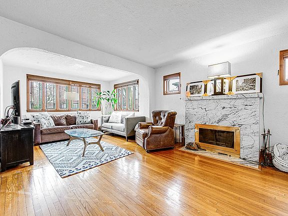5th image of 70-23 Harrow St