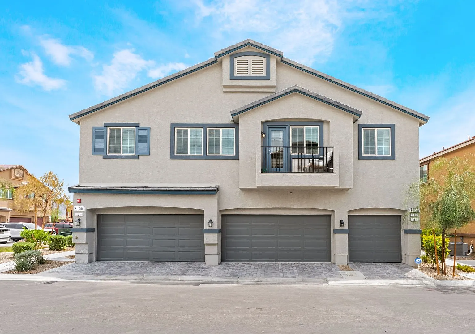 2-Bed, 2-Bath w/ 1-Car Garage — Photo 1