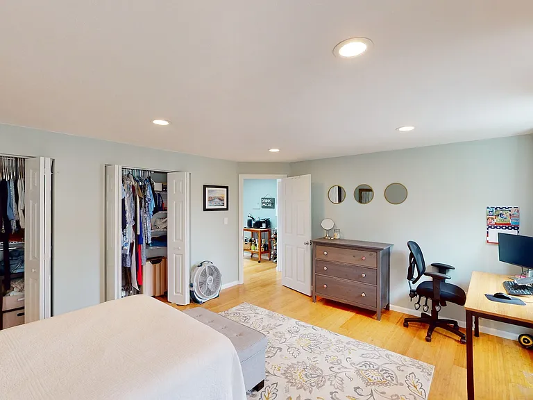 324 W 3rd St #2 — Photo 12