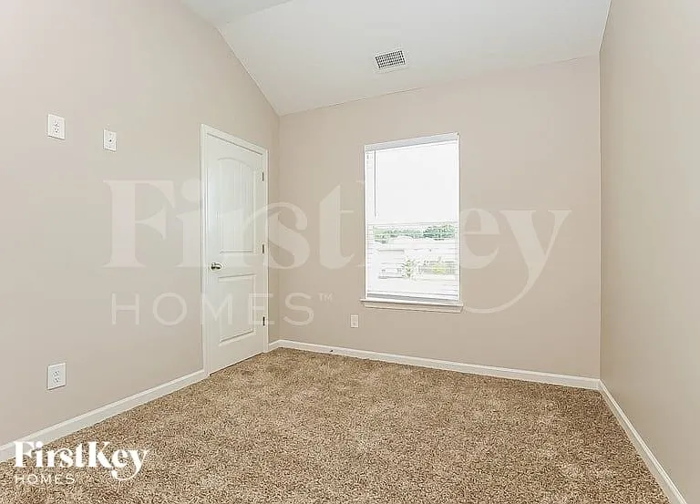 307 Amit St — Photo 11