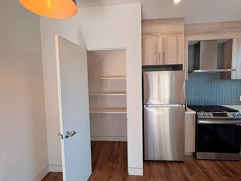 231 S Westlake Ave #301 — Photo 6