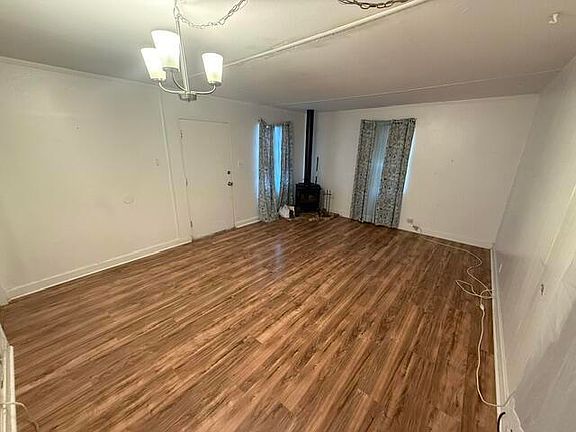 4th image of 13775 Benton St